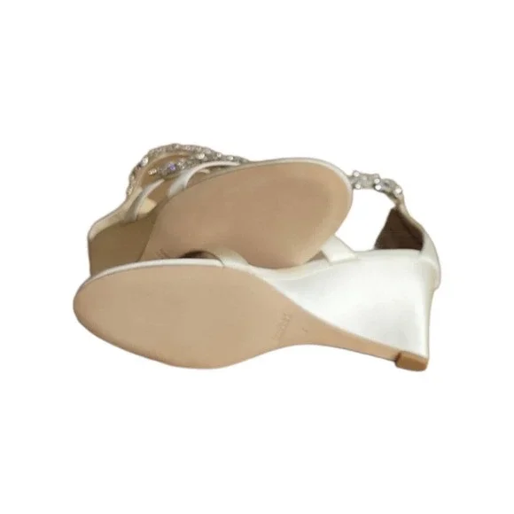 Badgley Mischka Womens Bennet Sandals White Satin Wedge Heels Rhinestone 7 New - Picture 9 of 9